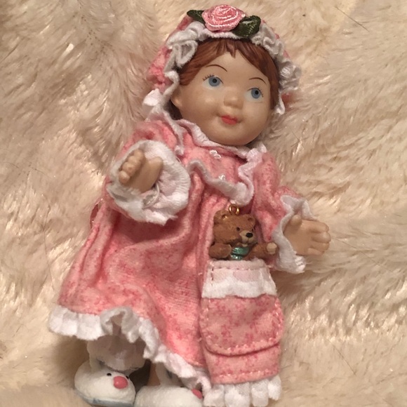 Vintage Porcelain Girl Hallmark Keepsake Ornament - Picture 6 of 7